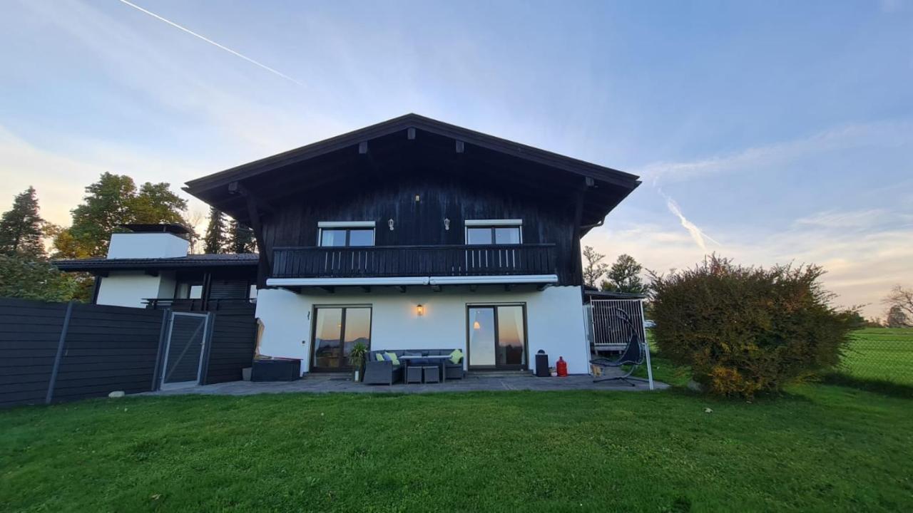Schoenes Ferienhaus Am Herrenberg プリーン・アム・キームゼー エクステリア 写真
