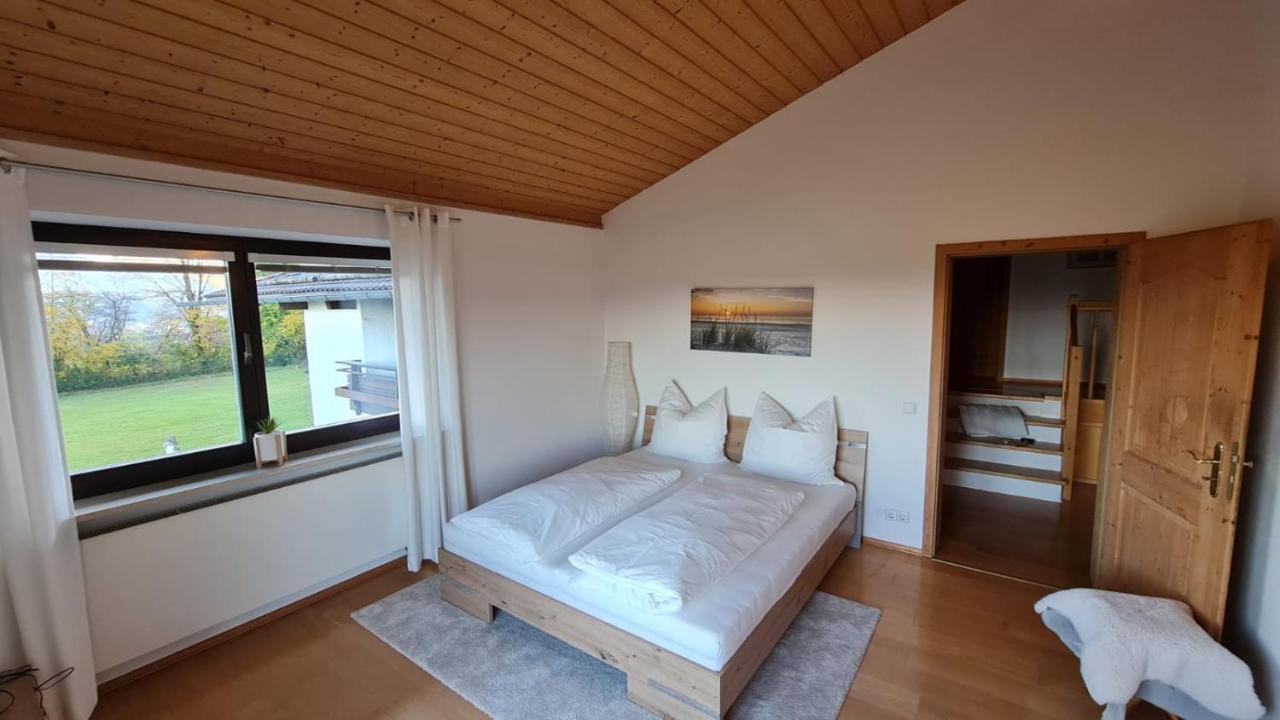 Schoenes Ferienhaus Am Herrenberg プリーン・アム・キームゼー エクステリア 写真