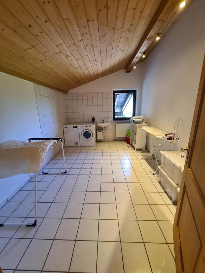 Schoenes Ferienhaus Am Herrenberg プリーン・アム・キームゼー エクステリア 写真
