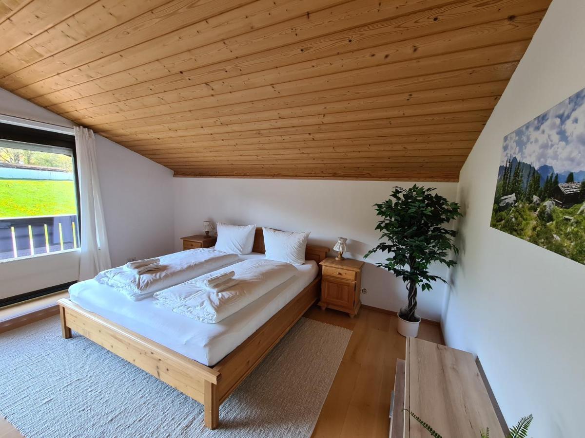 Schoenes Ferienhaus Am Herrenberg プリーン・アム・キームゼー エクステリア 写真